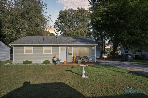 Photo of 1810 Birdie Drive, Toledo, OH 43615 (MLS # 6136993)