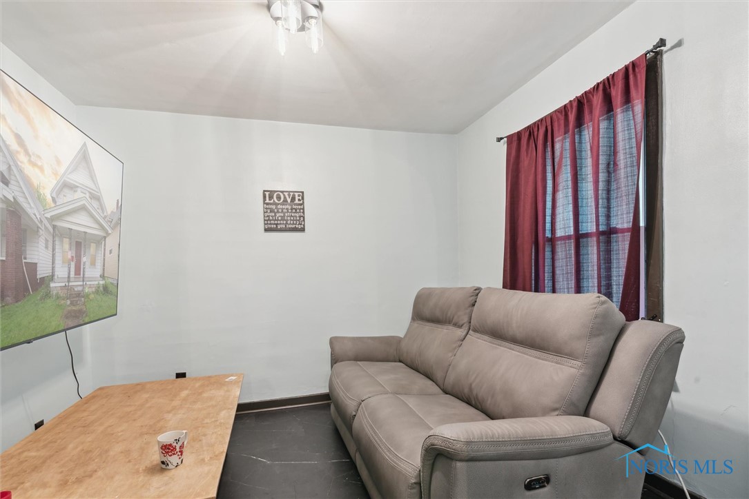 544 E Park Street, Toledo, Ohio image 11
