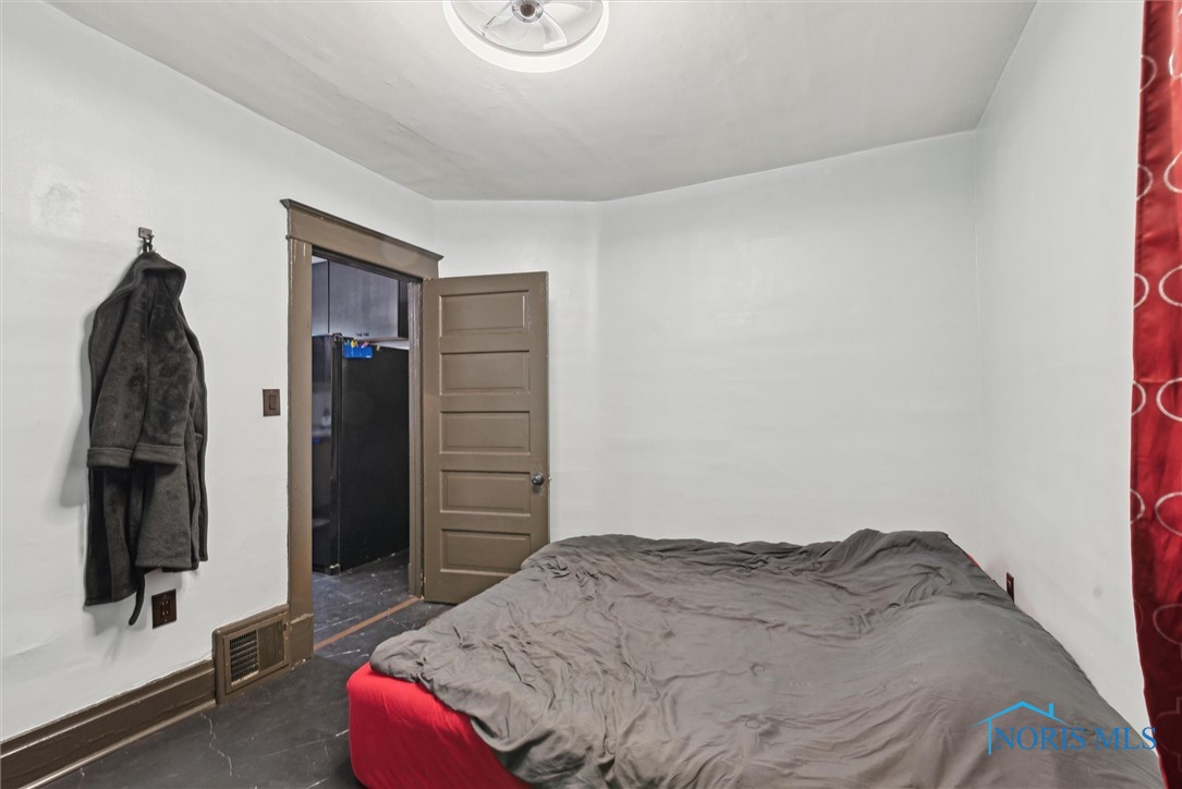 544 E Park Street, Toledo, Ohio image 19