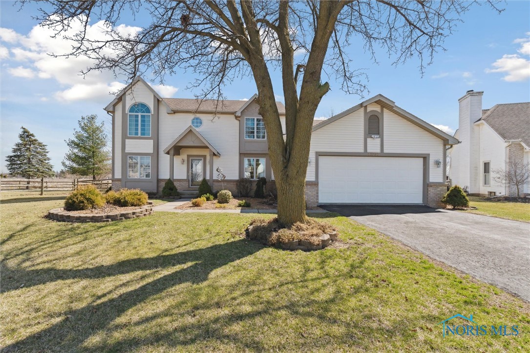 10253 Scarlet Oak Drive, Perrysburg, Ohio image 1