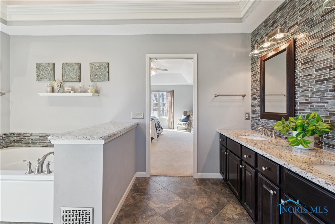 10253 Scarlet Oak Drive, Perrysburg, Ohio image 22