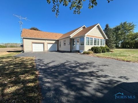 Photo of 13526 Kramer Road, Bowling Green, OH 43402 (MLS # 6136615)