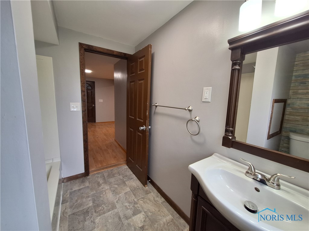 1710 Lagundovie Road, Oregon, Ohio image 32