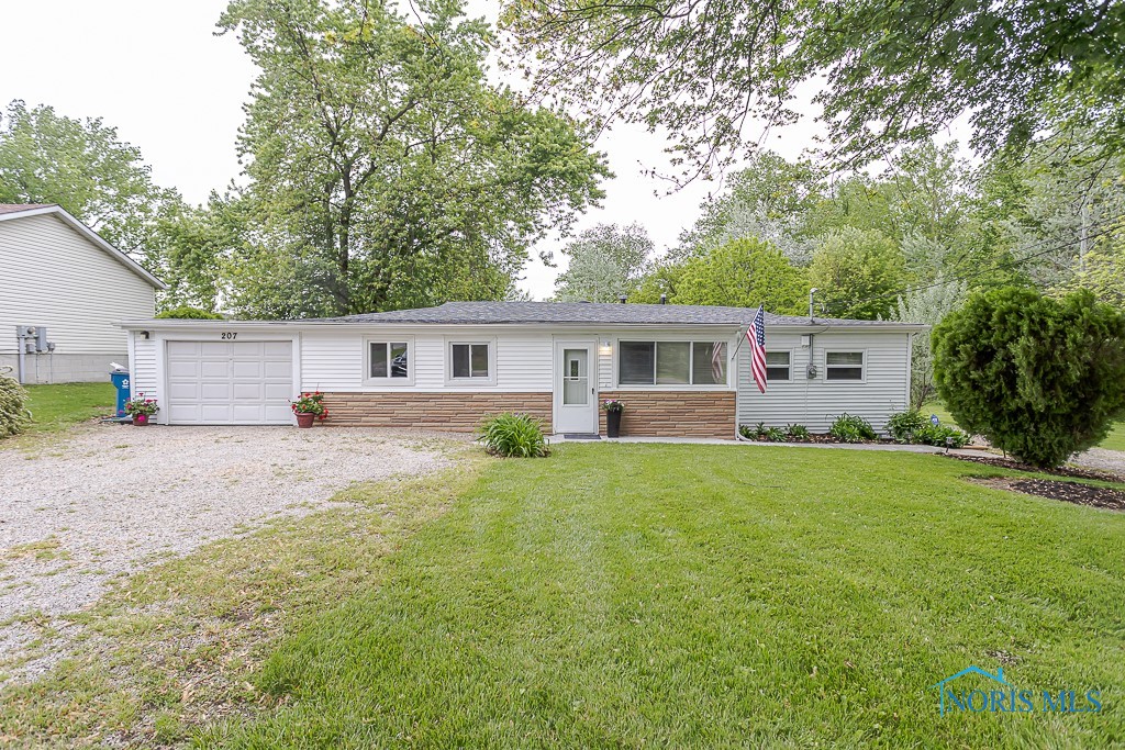207 Taylor Road, Oregon, Ohio image 1