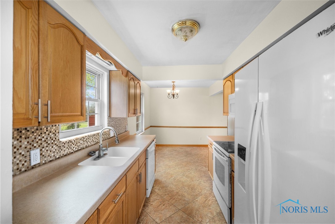3633 Greenlawn Court, Toledo, Ohio image 23