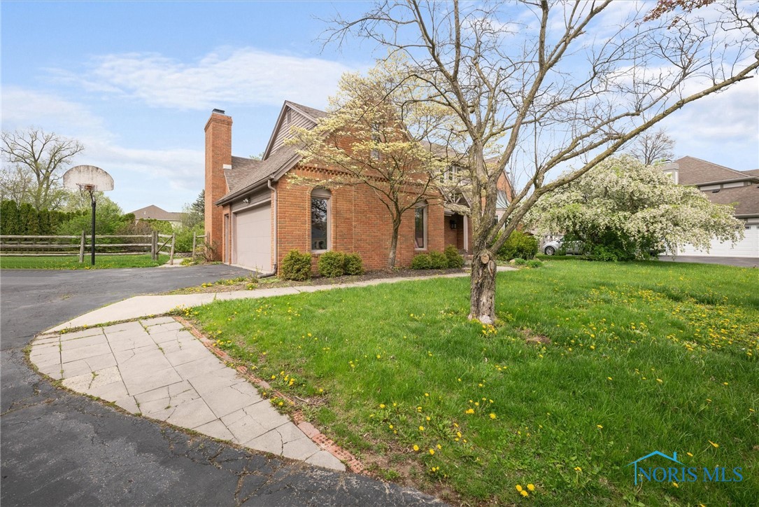 6142 Welsford Court, Maumee, Ohio image 3