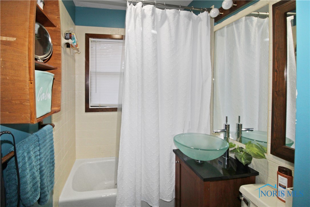 3778 N Cliff Road, Port Clinton, Ohio image 19