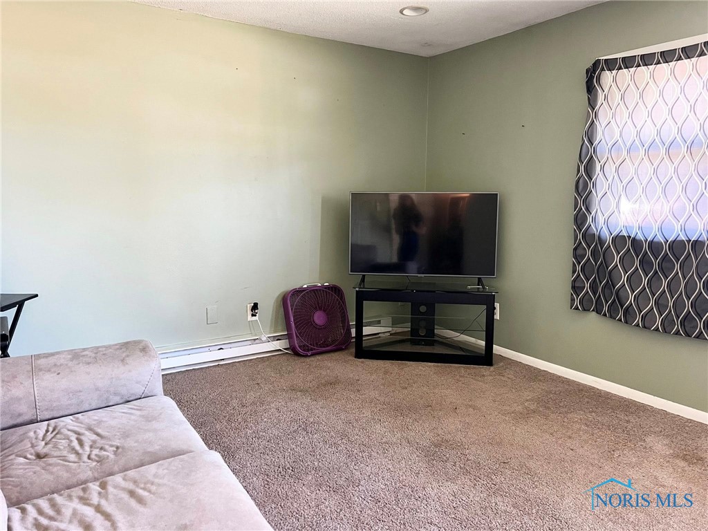 McComb, Ohio 45858, United States, 4 Bedrooms Bedrooms, ,2 BathroomsBathrooms,Residential,Contingent,211932