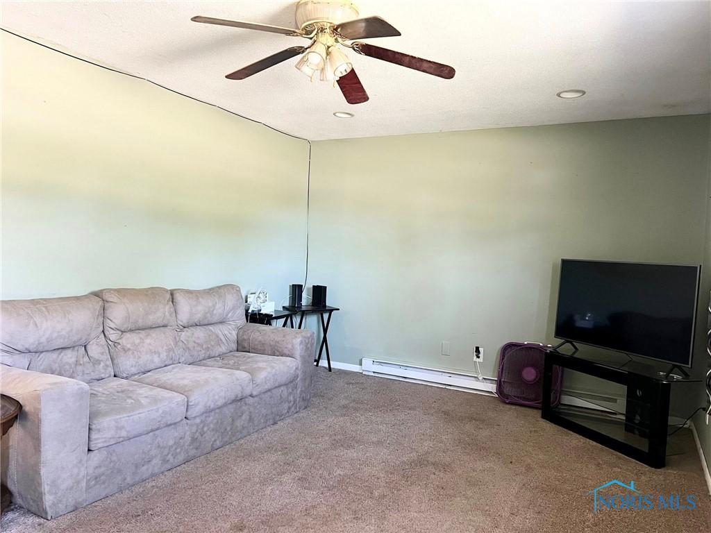 McComb, Ohio 45858, United States, 4 Bedrooms Bedrooms, ,2 BathroomsBathrooms,Residential,Contingent,211932