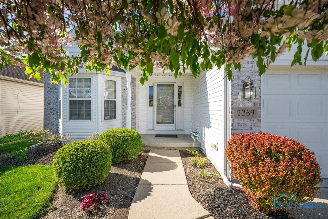 7269 Longwater Drive, Maumee, Ohio image 3