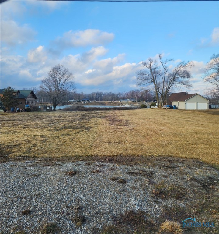 988-989 Seneca Drive, Montpelier, Ohio image 1