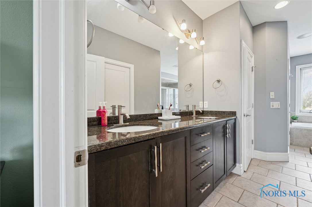 5619 Golden Pond Lane, Sylvania, Ohio image 22