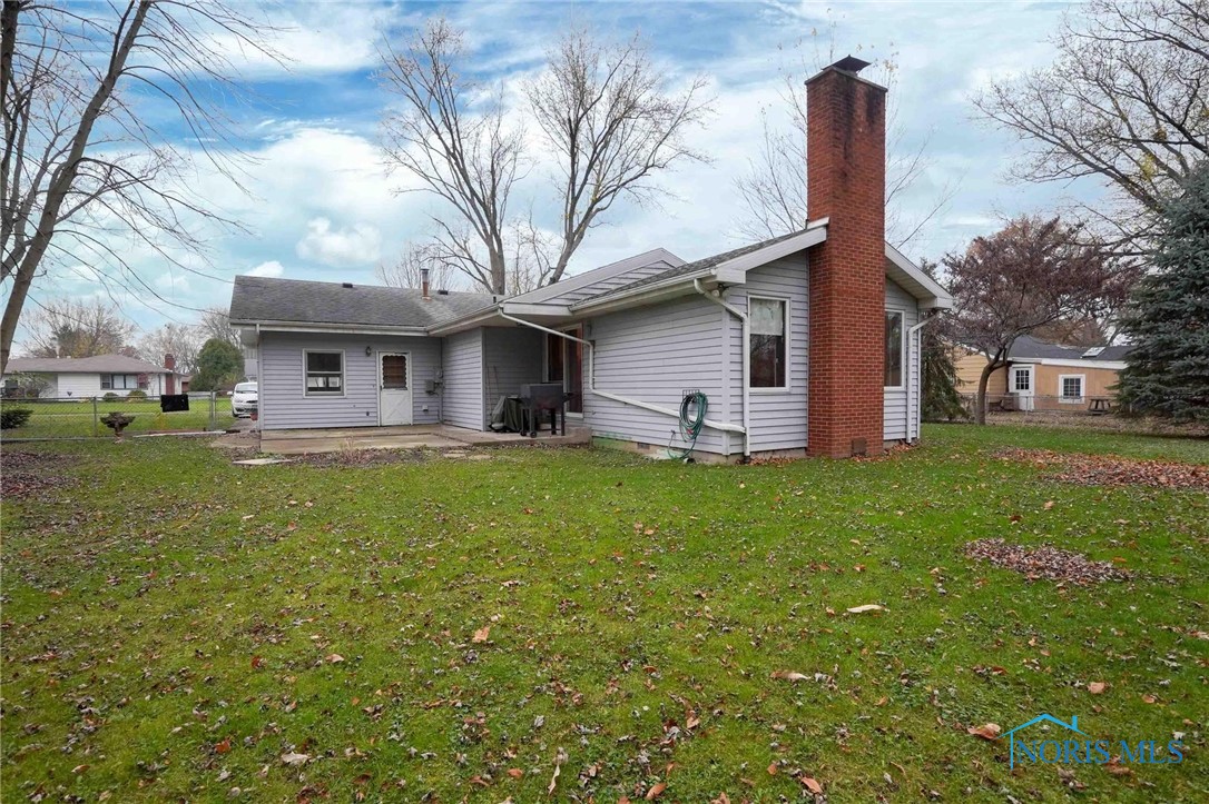 1827 Eastview Drive, Findlay, Ohio image 3