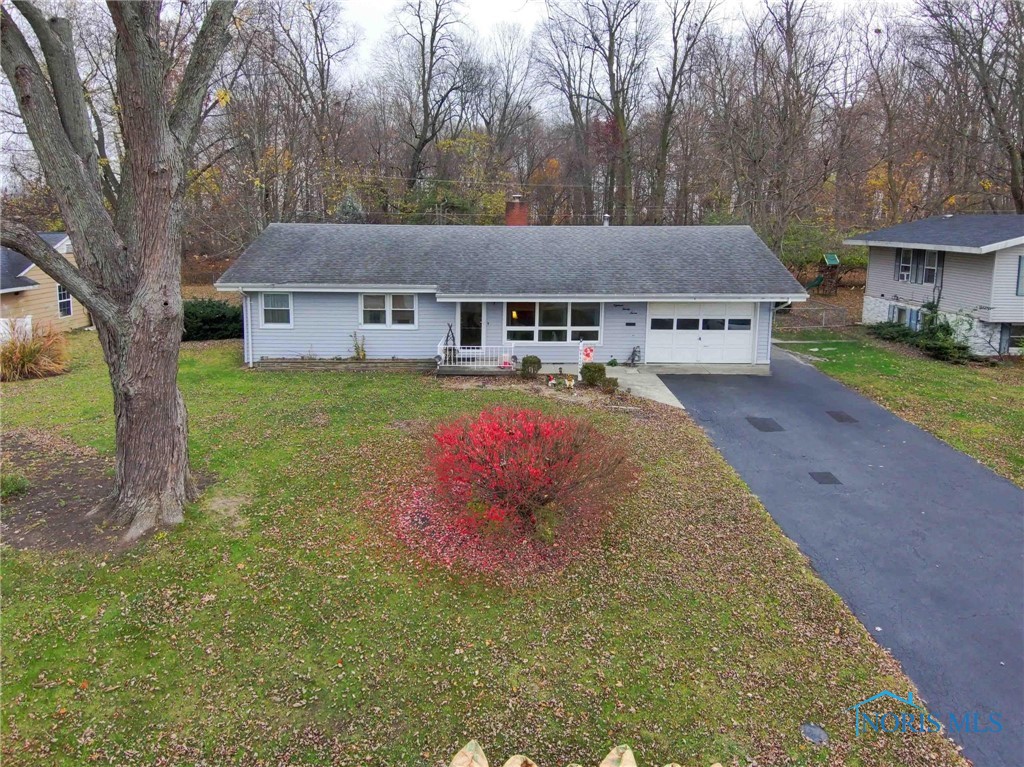 1827 Eastview Drive, Findlay, Ohio image 1