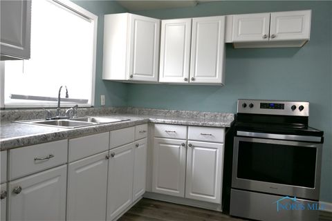 Tiny photo for 29658 Tracy Road, Walbridge, OH 43465 (MLS # 6136141)