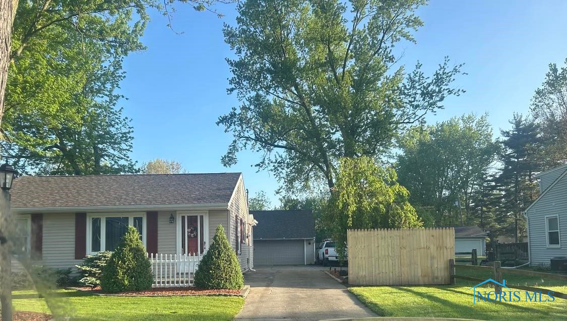 6020 Greenacre Road, Toledo, Ohio image 3