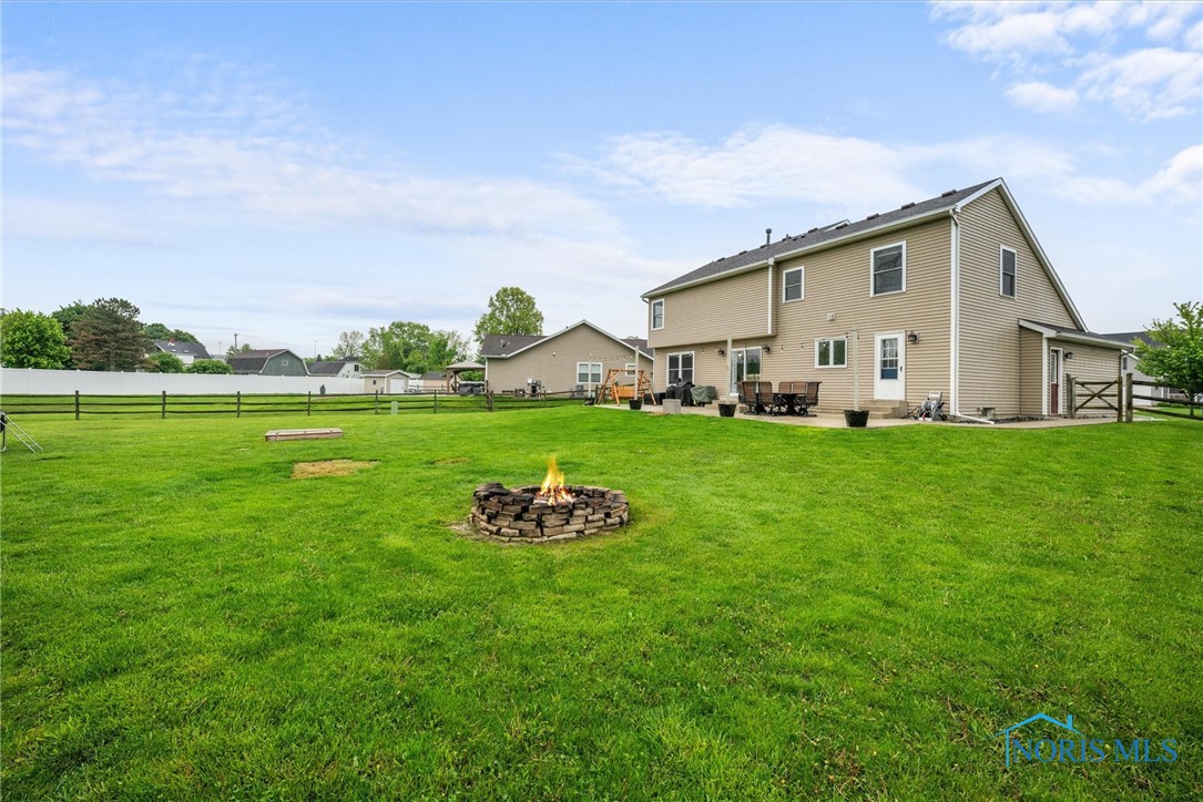 1030 N Ironwood Drive, Rossford, Ohio image 35