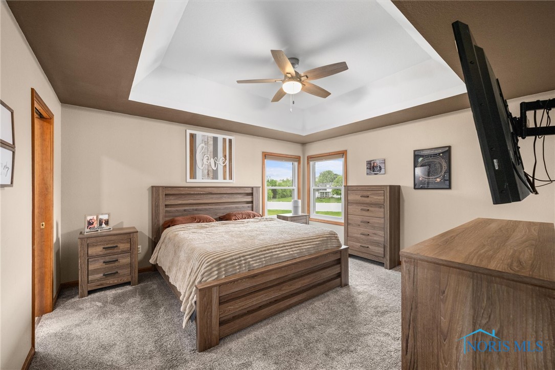 1030 N Ironwood Drive, Rossford, Ohio image 27