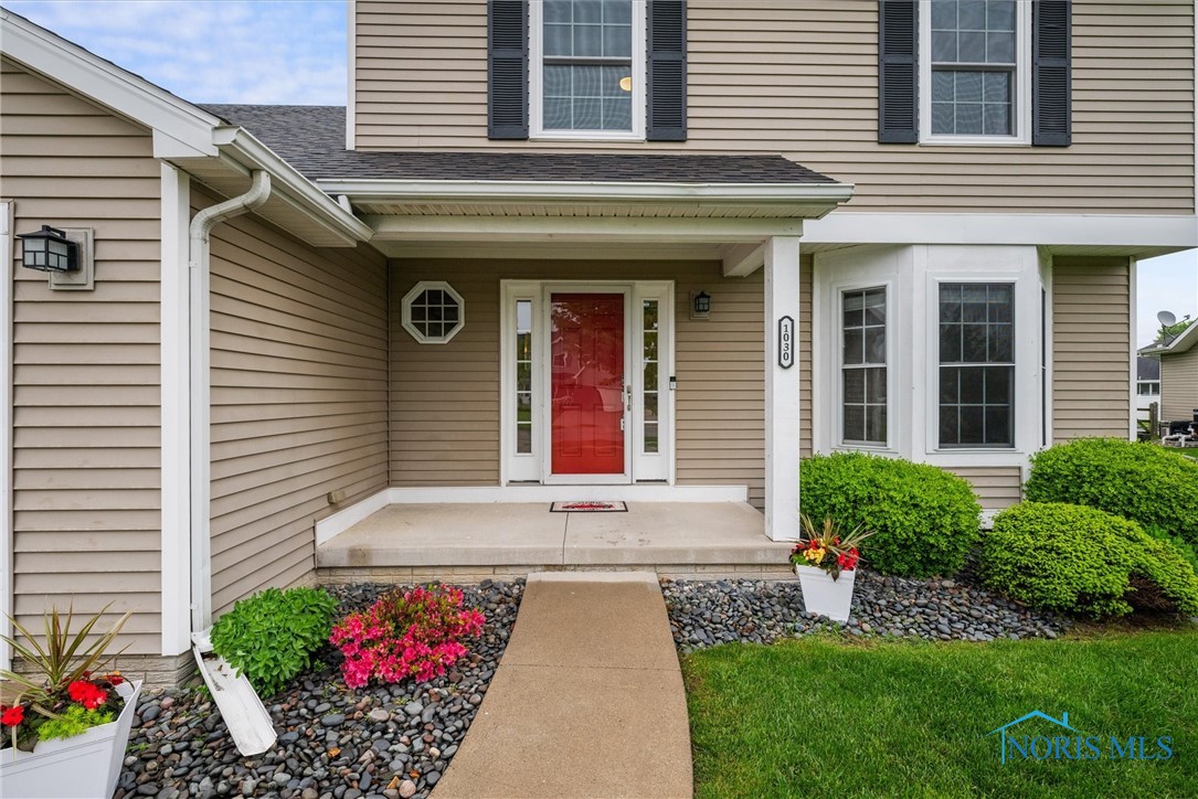 1030 N Ironwood Drive, Rossford, Ohio image 5
