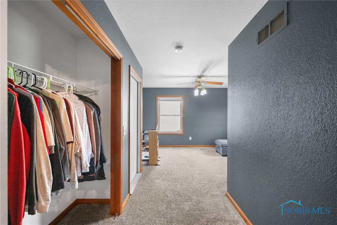 1030 N Ironwood Drive, Rossford, Ohio image 19