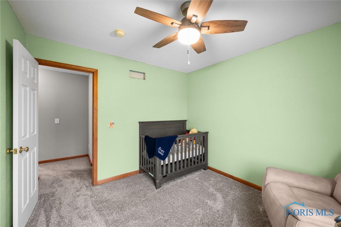 1030 N Ironwood Drive, Rossford, Ohio image 24