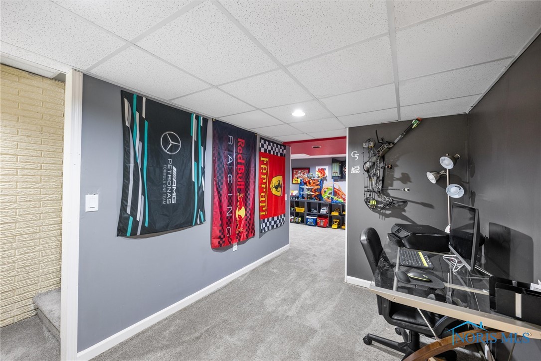 1030 N Ironwood Drive, Rossford, Ohio image 31