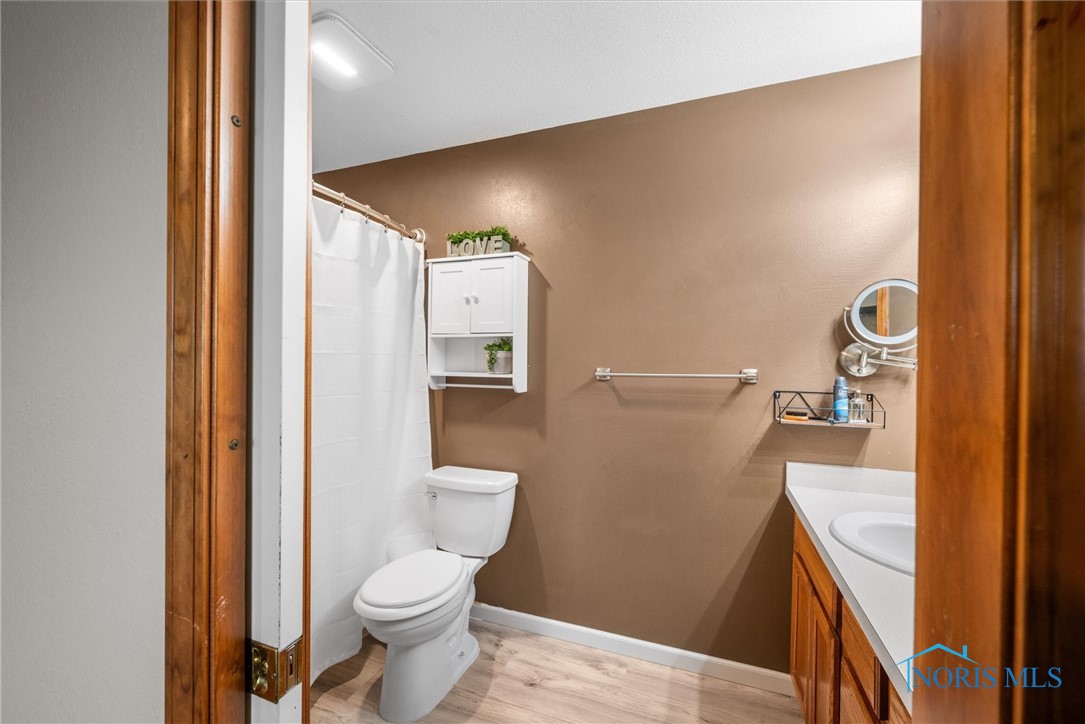 1030 N Ironwood Drive, Rossford, Ohio image 29