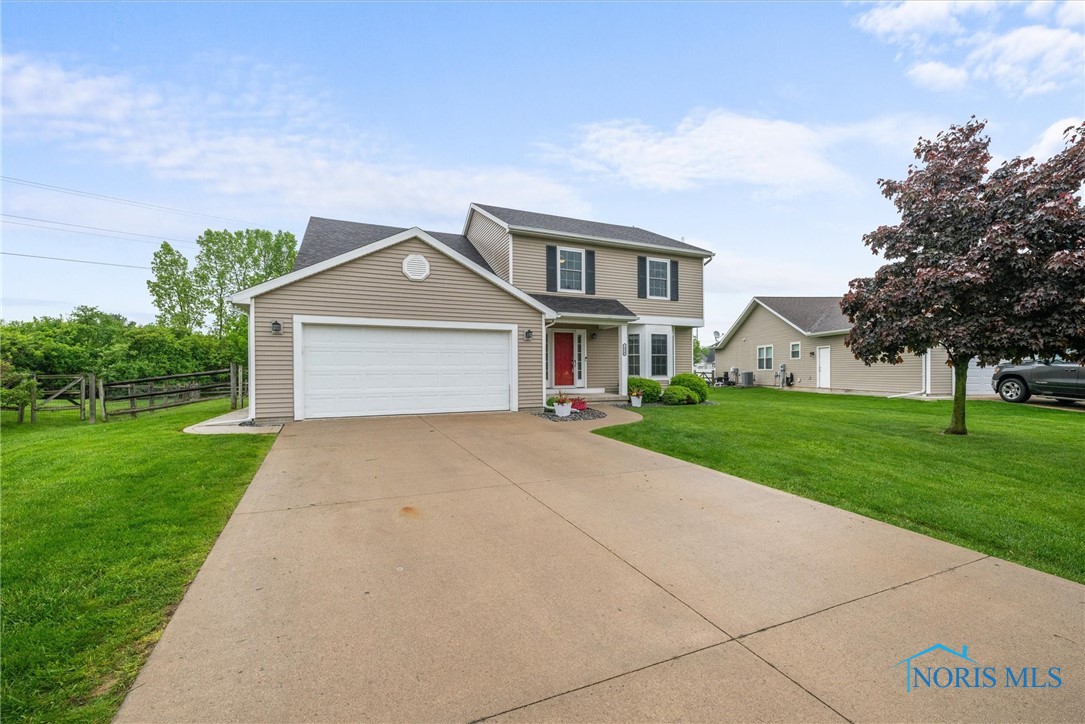 1030 N Ironwood Drive, Rossford, Ohio image 2