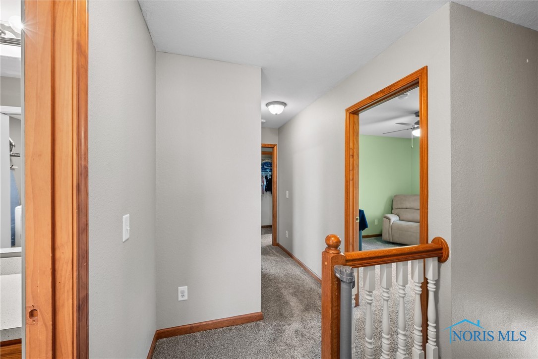 1030 N Ironwood Drive, Rossford, Ohio image 21