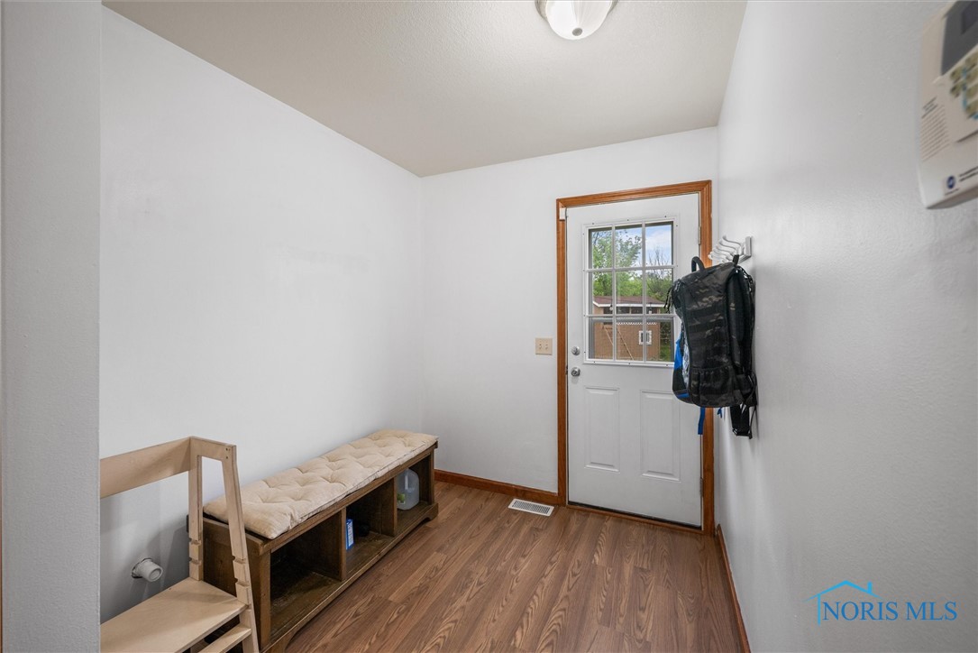 1030 N Ironwood Drive, Rossford, Ohio image 16