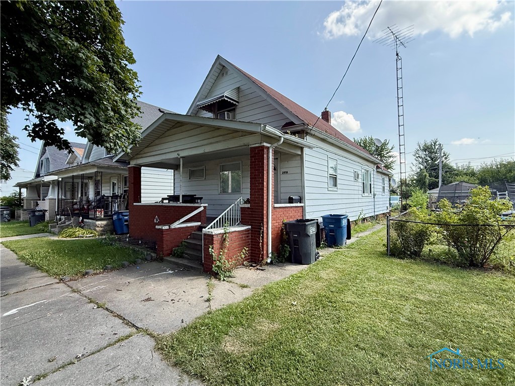 2916 Elm Street