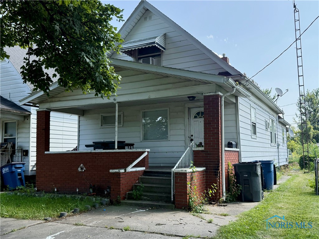 2916 Elm Street