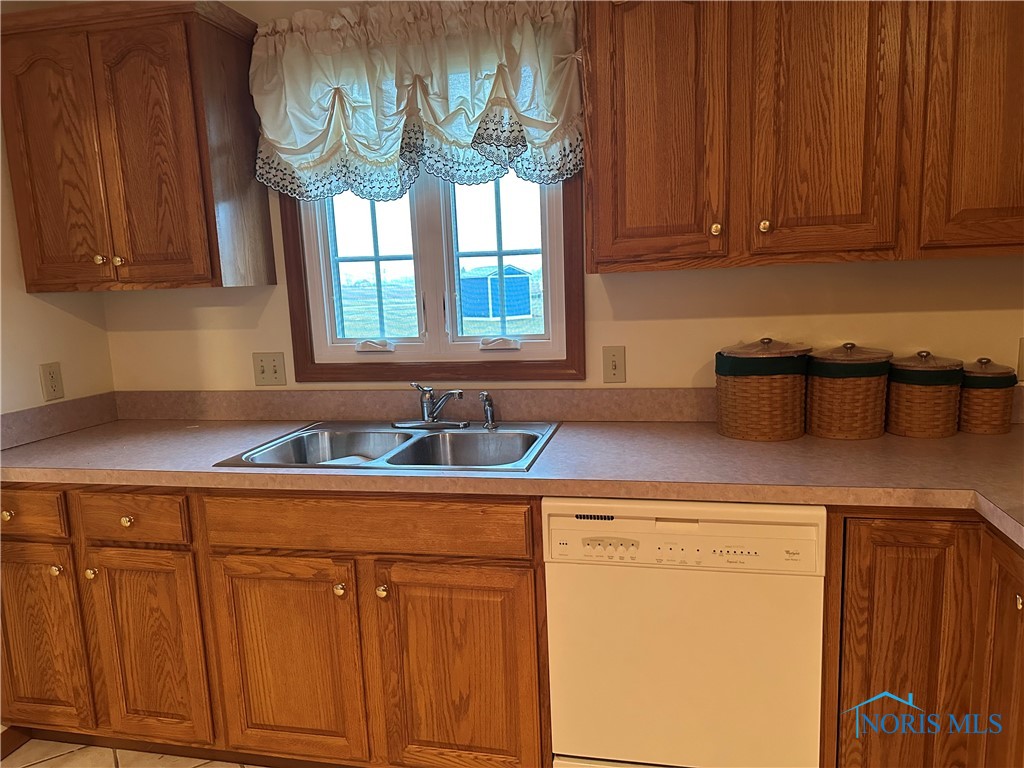 450 Country Meadows Drive, Oak Harbor, Ohio image 8