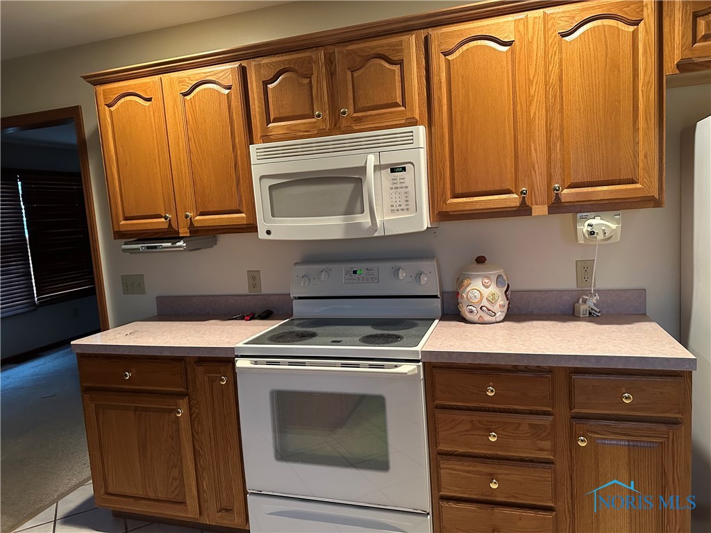 450 Country Meadows Drive, Oak Harbor, Ohio image 5