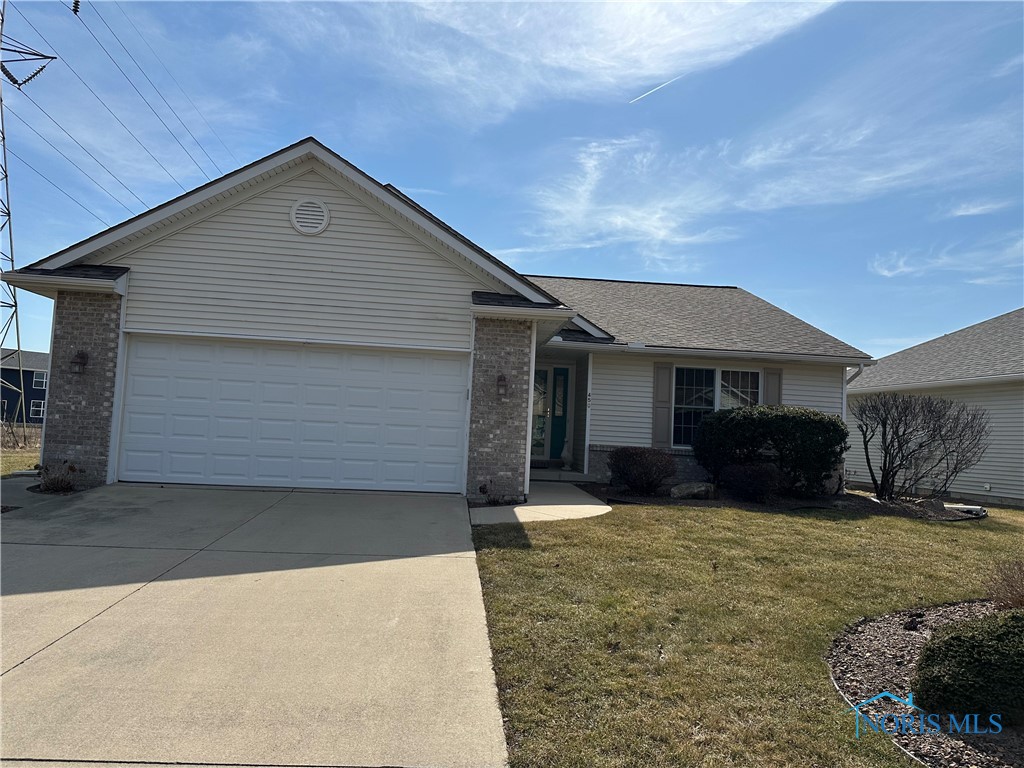 450 Country Meadows Drive, Oak Harbor, Ohio image 1