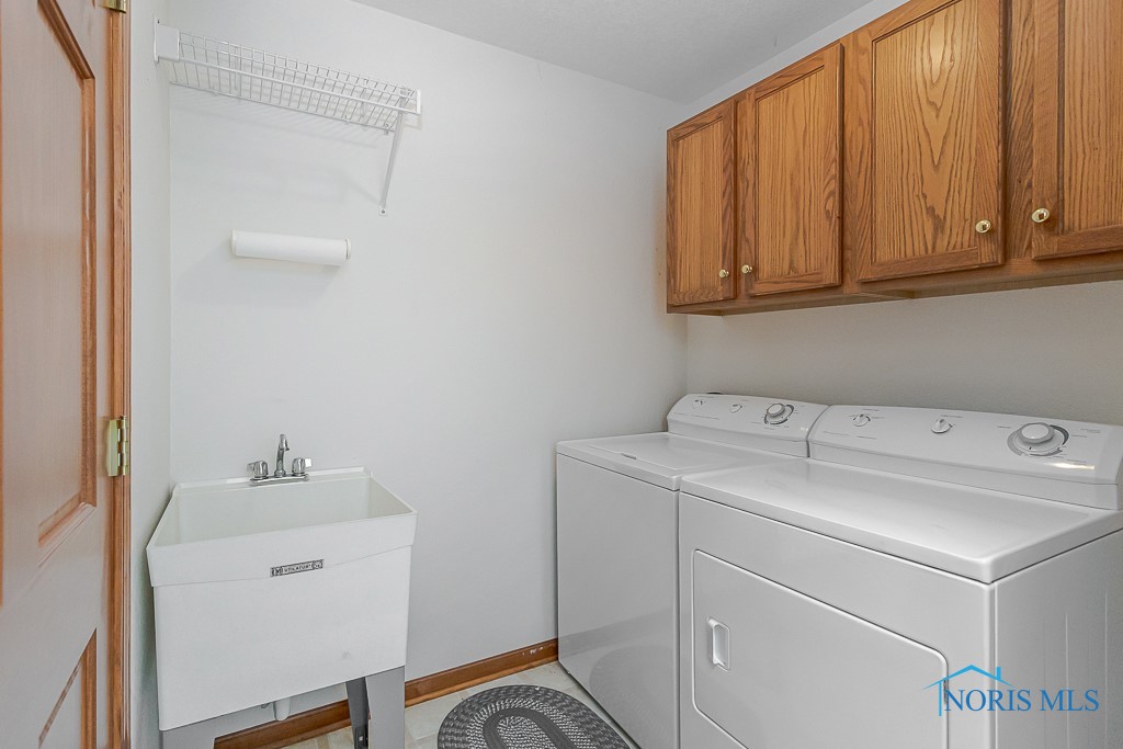 6943 Nightingale Drive, Holland, Ohio image 38