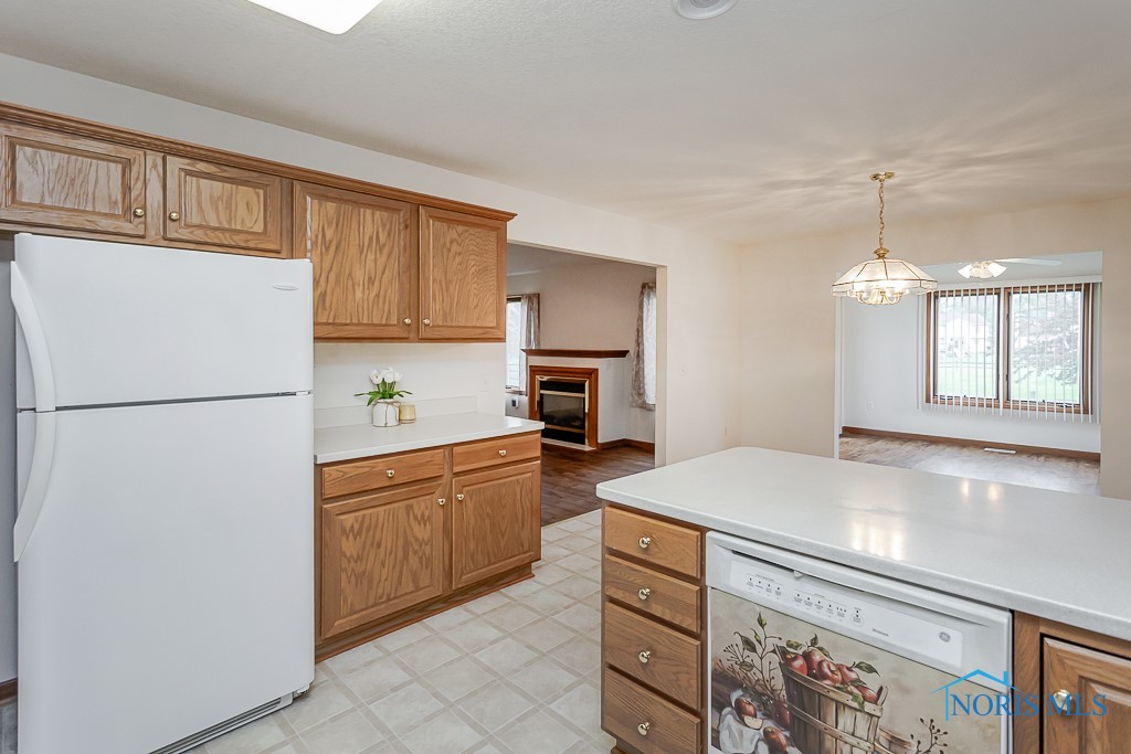 6943 Nightingale Drive, Holland, Ohio image 21