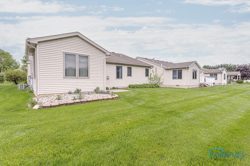 6943 Nightingale Drive, Holland, Ohio image 44