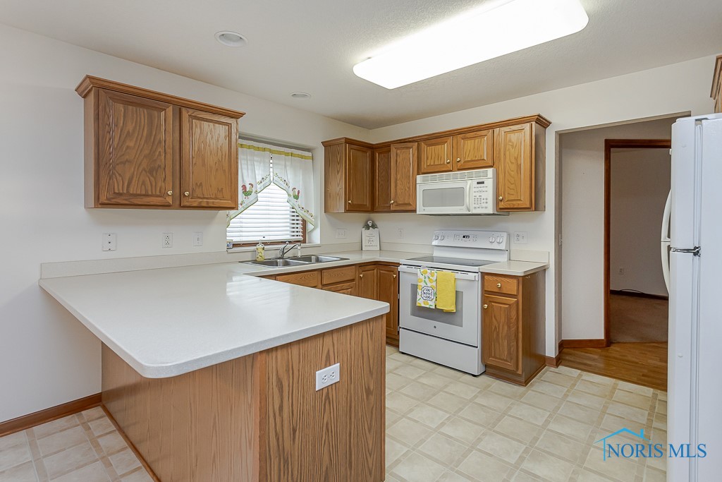 6943 Nightingale Drive, Holland, Ohio image 17