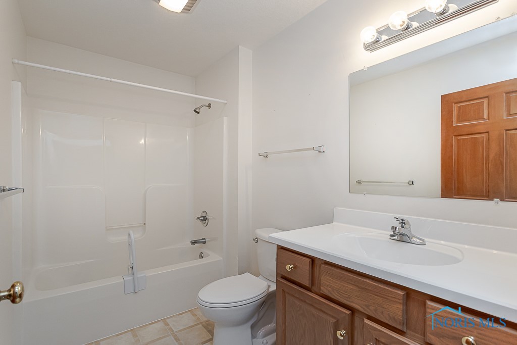 6943 Nightingale Drive, Holland, Ohio image 35