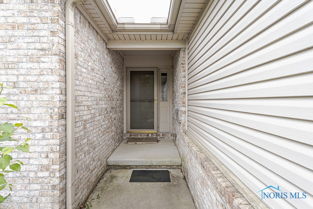 6943 Nightingale Drive, Holland, Ohio image 42