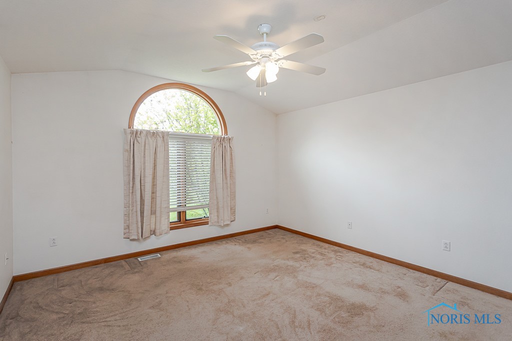 6943 Nightingale Drive, Holland, Ohio image 33