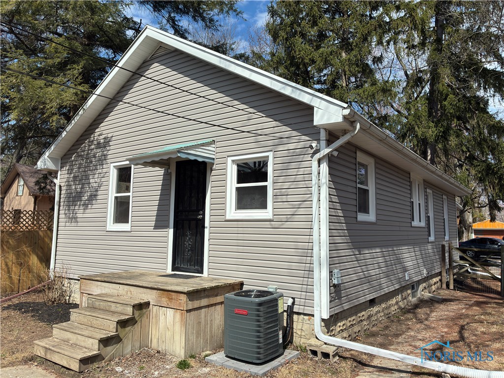5049 Kellogg Road, Toledo, Ohio image 3