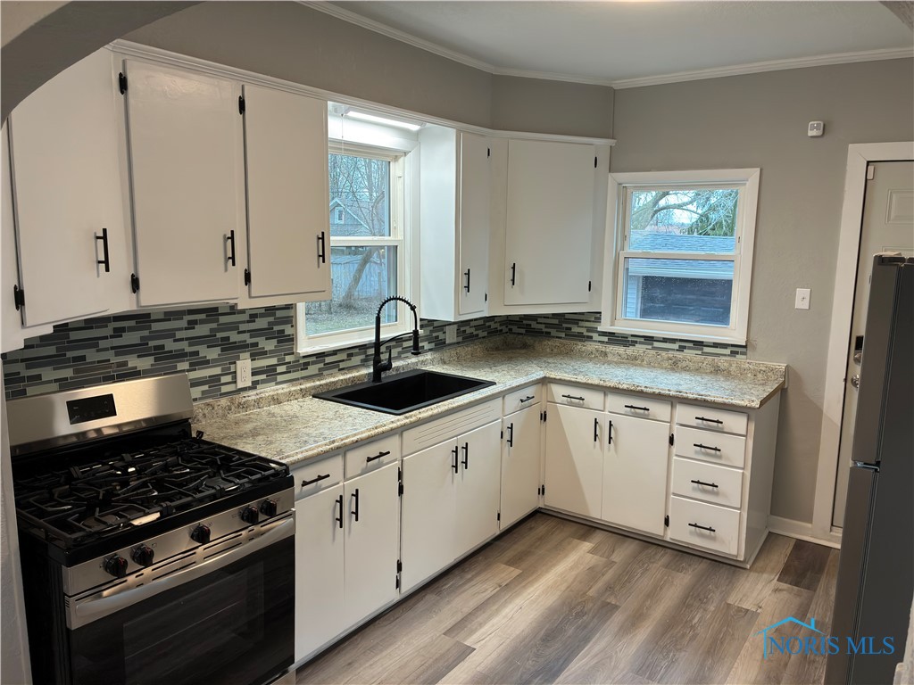 5049 Kellogg Road, Toledo, Ohio image 12