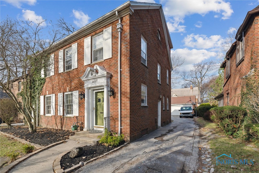 2627 Meadowwood Drive, Toledo, Ohio image 2