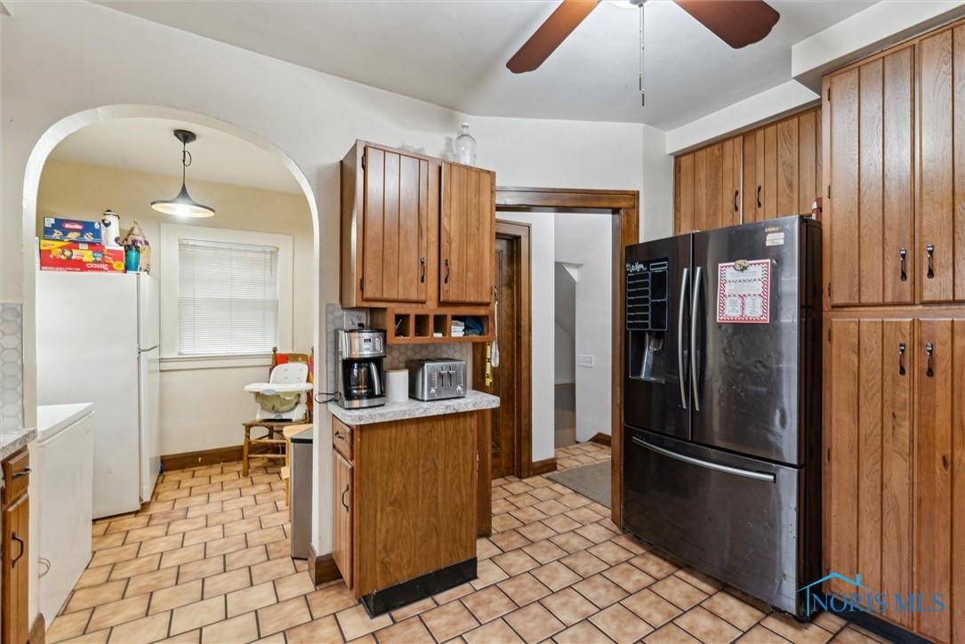 2627 Meadowwood Drive, Toledo, Ohio image 16