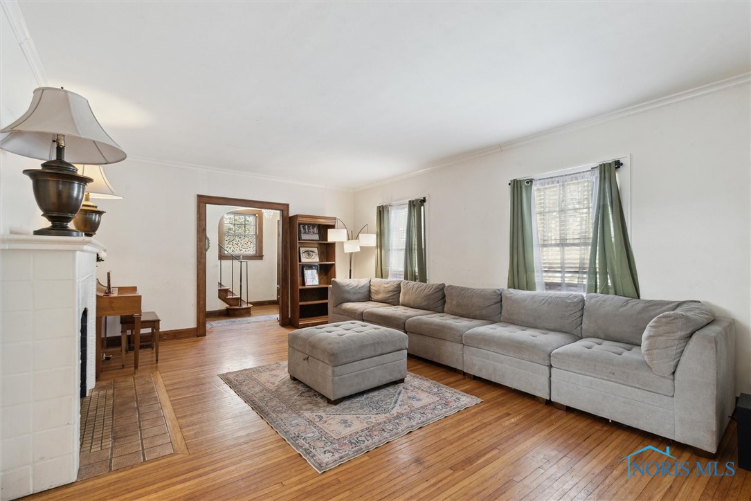 2627 Meadowwood Drive, Toledo, Ohio image 7