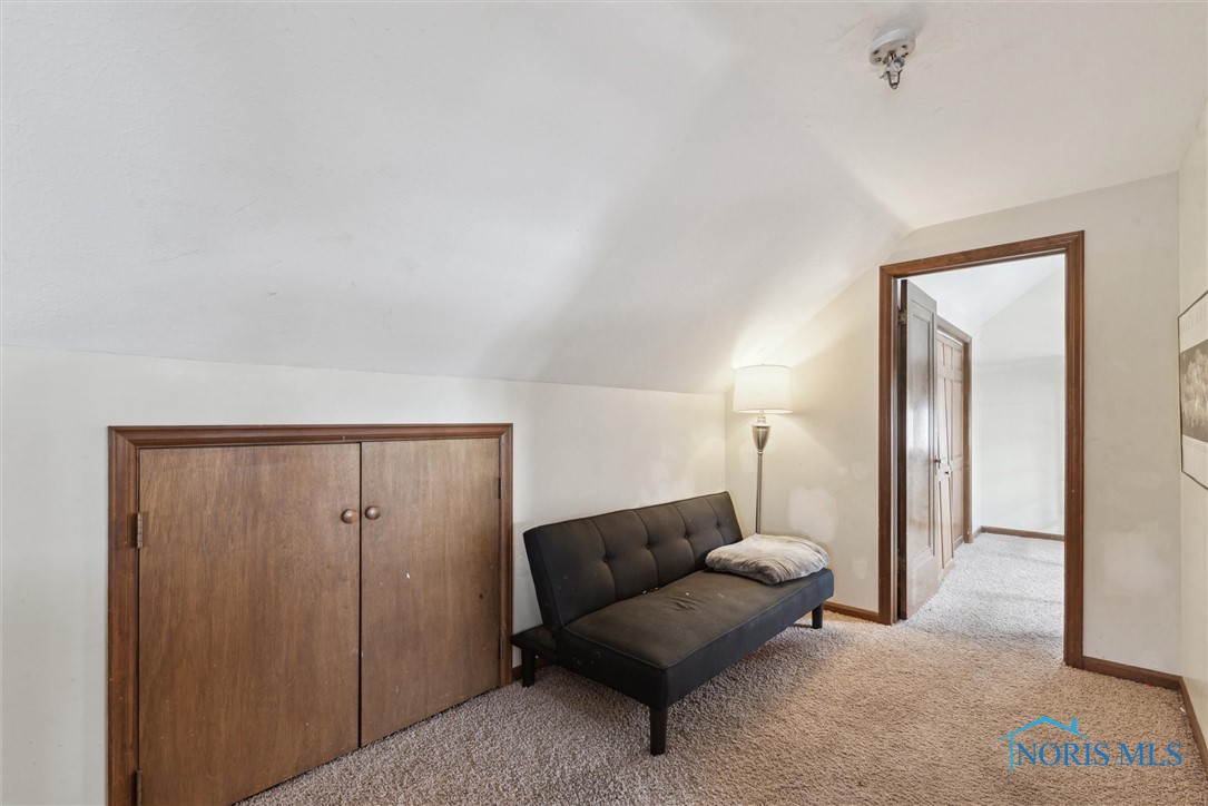 2627 Meadowwood Drive, Toledo, Ohio image 36