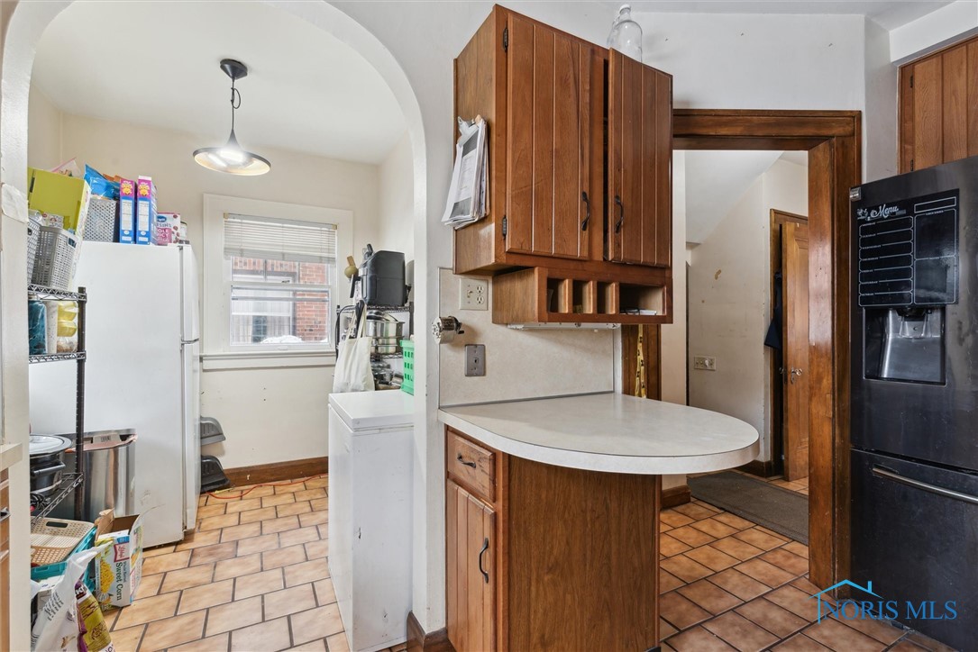 2627 Meadowwood Drive, Toledo, Ohio image 18