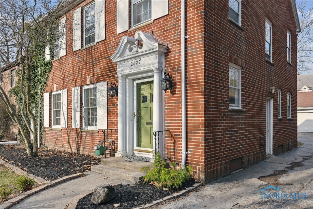 2627 Meadowwood Drive, Toledo, Ohio image 4